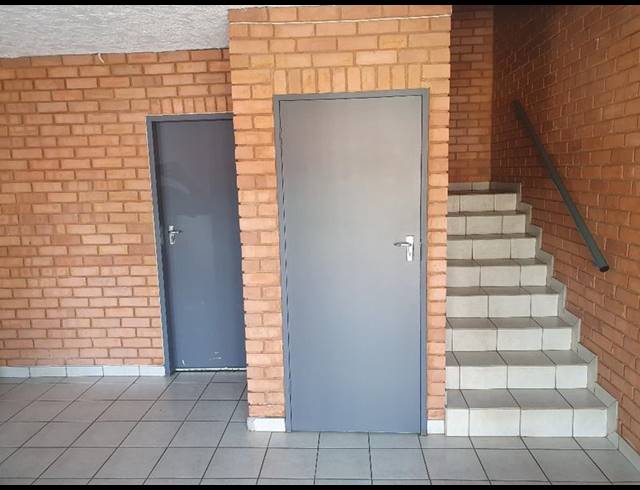 INDUSTRIAL PROPERTY TO RENT IN HENNOPSPARK